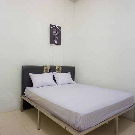 Oyo Life 2366 Gatsu Kost Hotel Medan Exterior foto