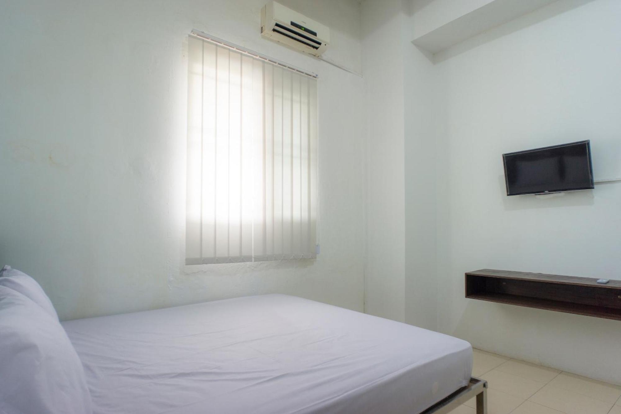 Oyo Life 2366 Gatsu Kost Hotel Medan Exterior foto